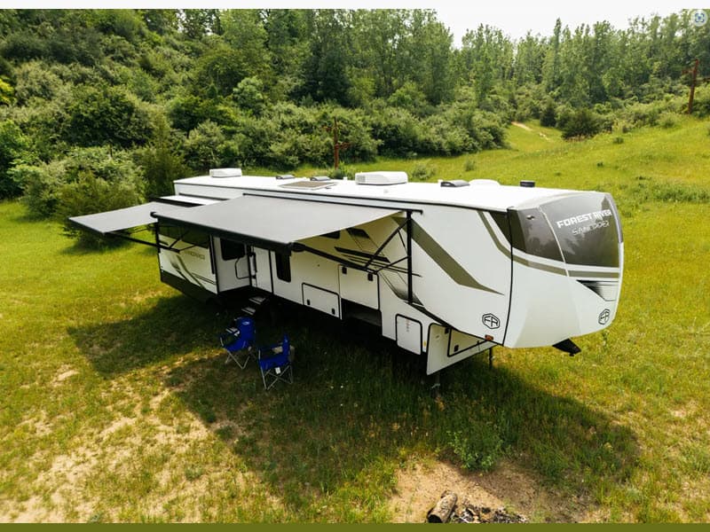 2027 Forest River Sandpiper 3900HBLR