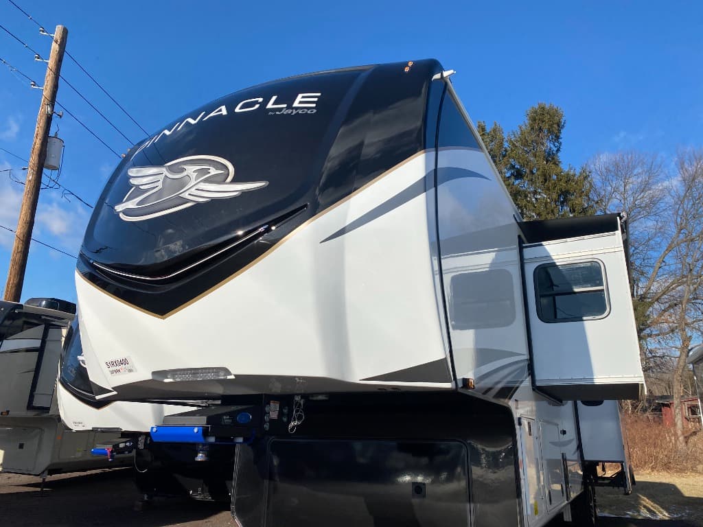 2025 Jayco Pinnacle