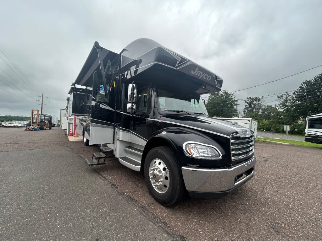 2026 Jayco Seneca 37K — photo 1 of 8