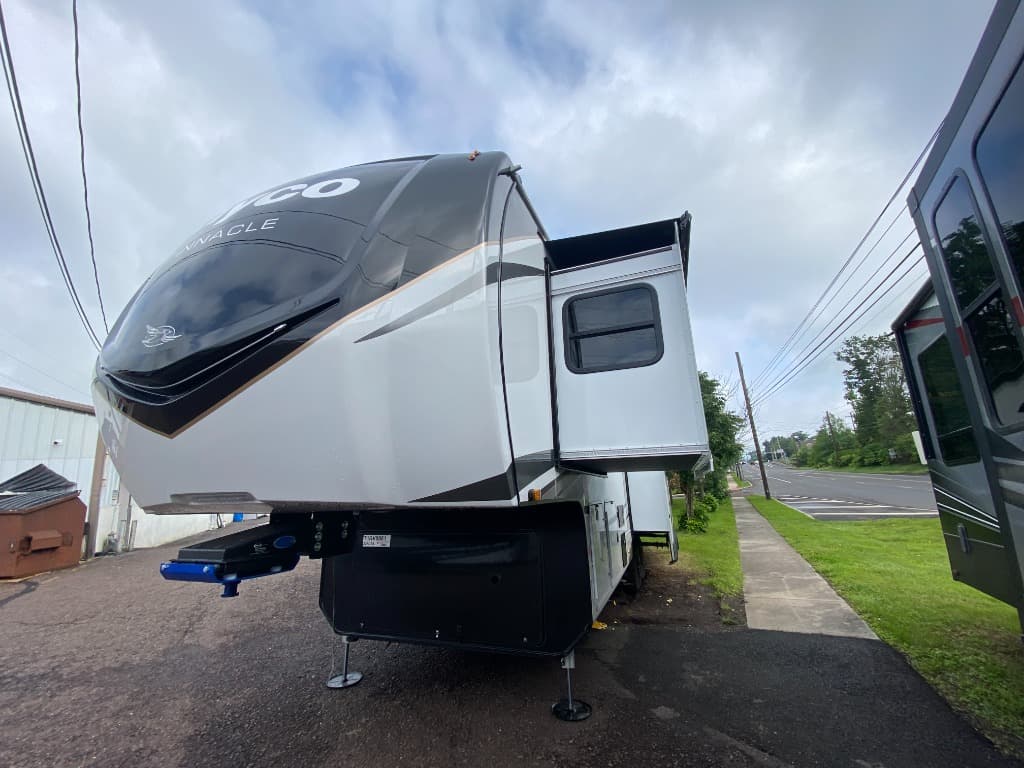 2026 Jayco Pinnacle