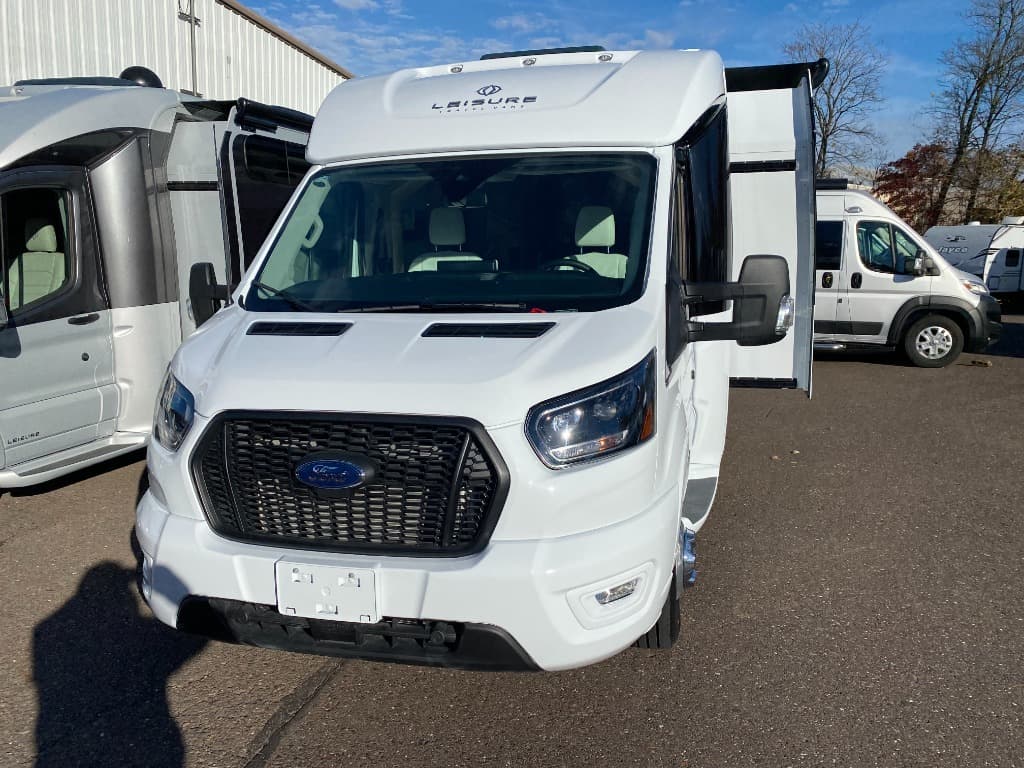 2026 Leisure Travel Vans Wonder MTRH.