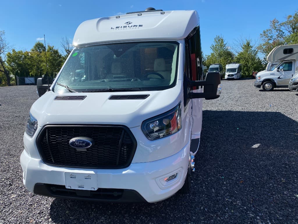 2026 Leisure Travel Vans Wonder MTRH.