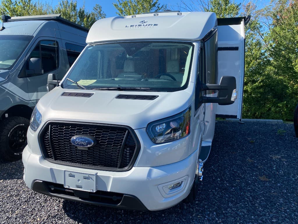 2026 Leisure Travel Vans Wonder MTRH.