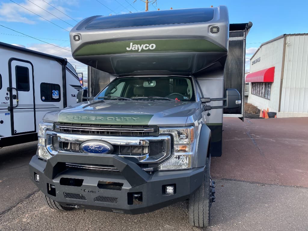 2023 Jayco Seneca XT MTRH. — photo 1 of 8