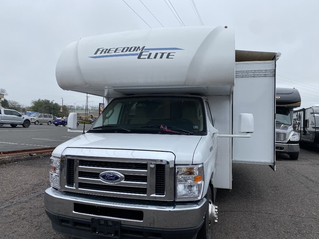 2024 Thor Motor Coach Freedom Elite MTRH.