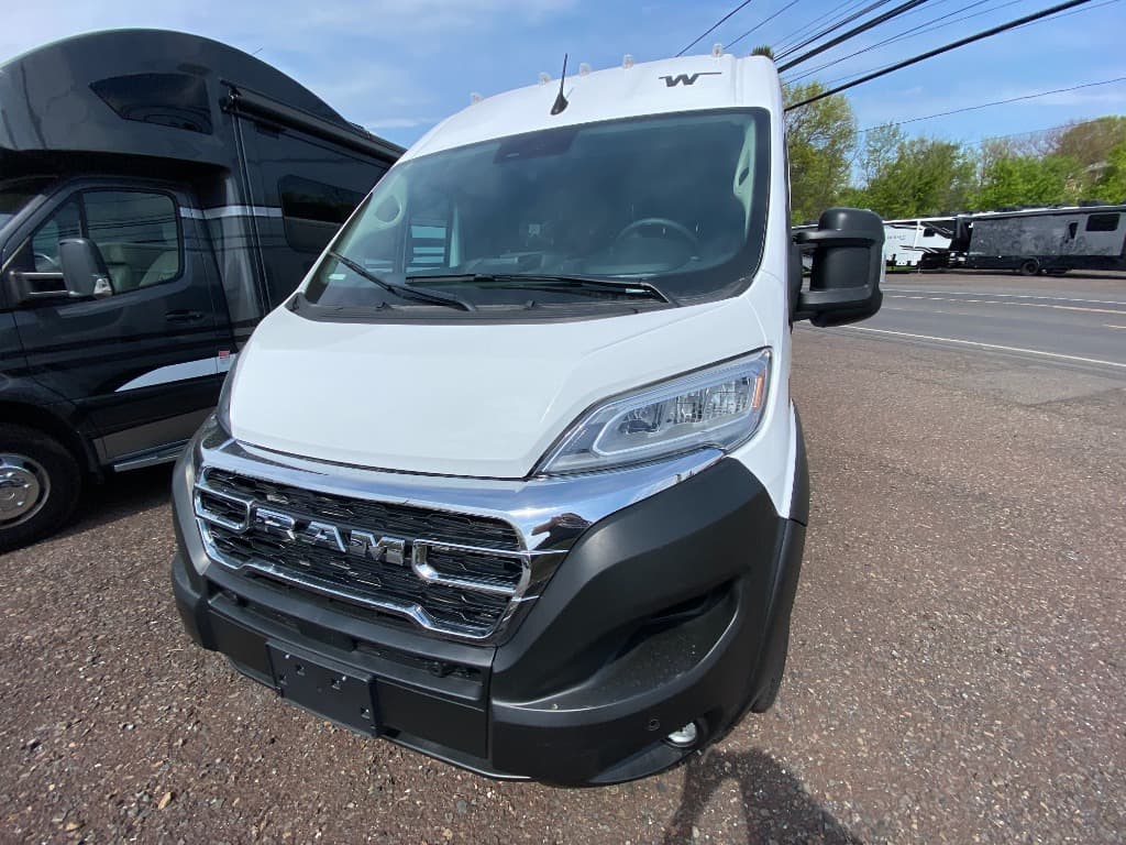 2027 Winnebago Solis Pocket MTRH.
