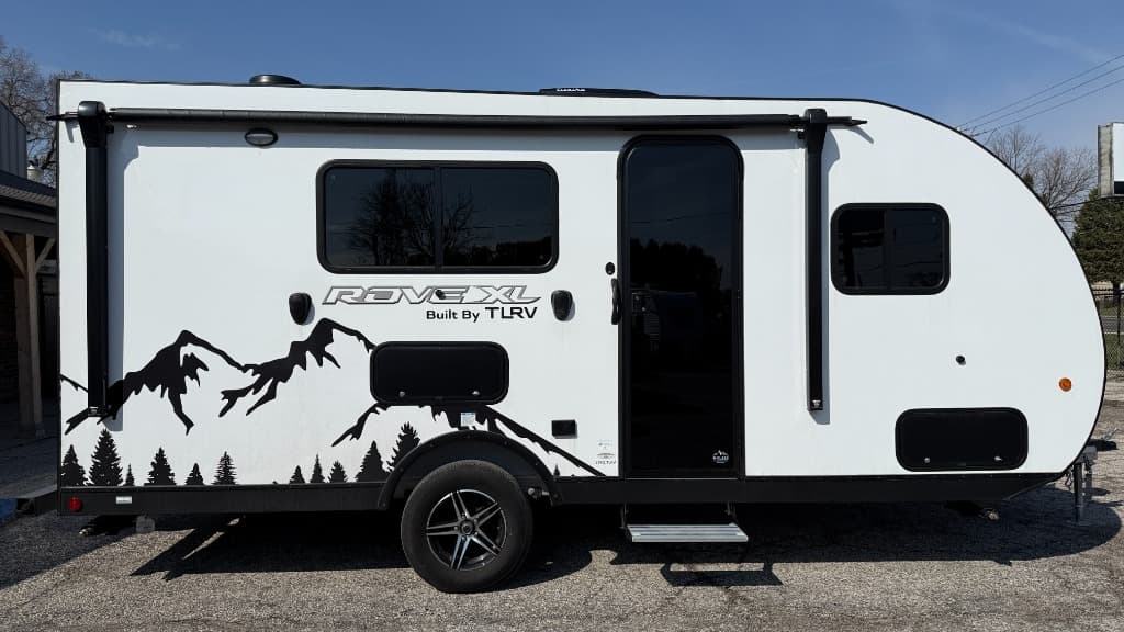 2025 Travel Lite Rove XL 17FQ