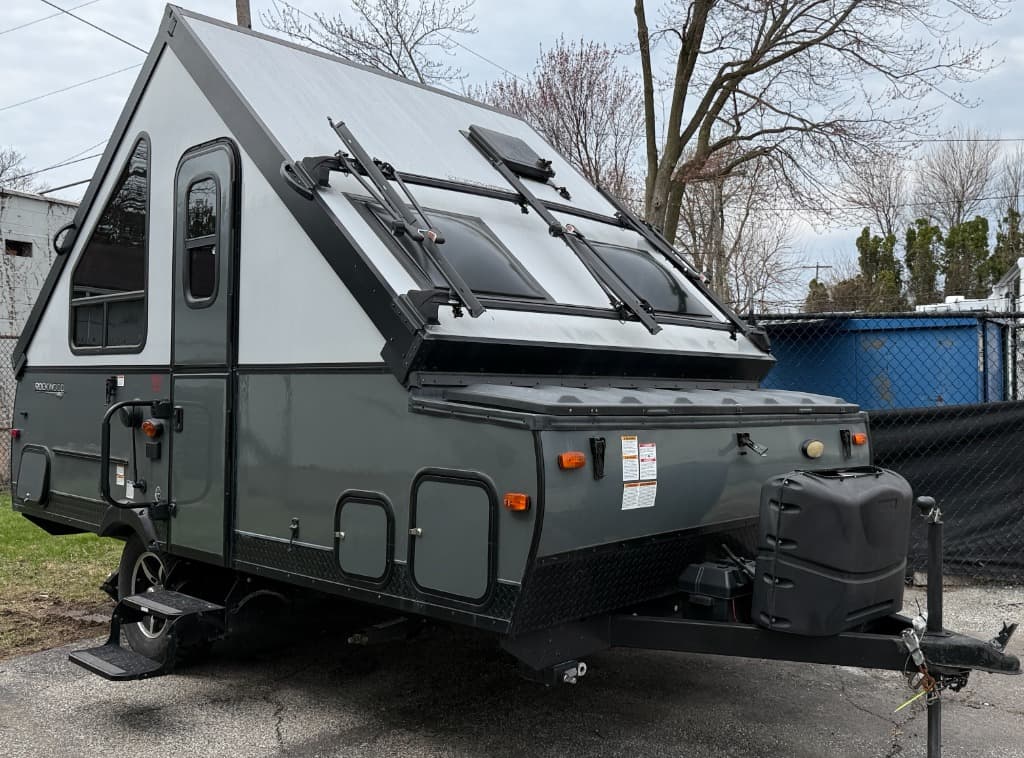 2018 Forest River Rockwood Extreme Sports Hard Side A122SESP — photo 1 of 8