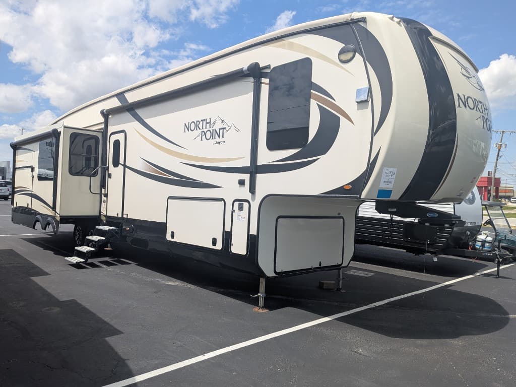 2017 Jayco North Point 351RSQS