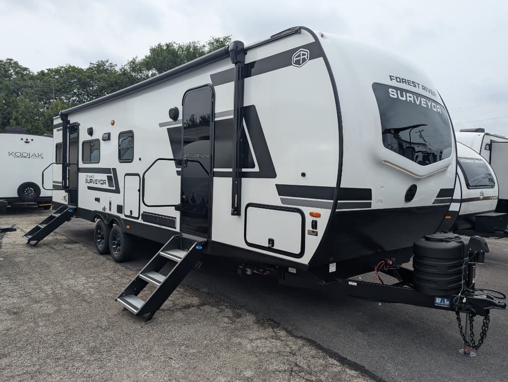 2027 Forest River Grand Surveyor 253RLS — photo 1 of 8