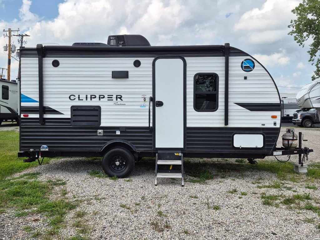2021 Coachmen Clipper Ultra-Lite 17FQS