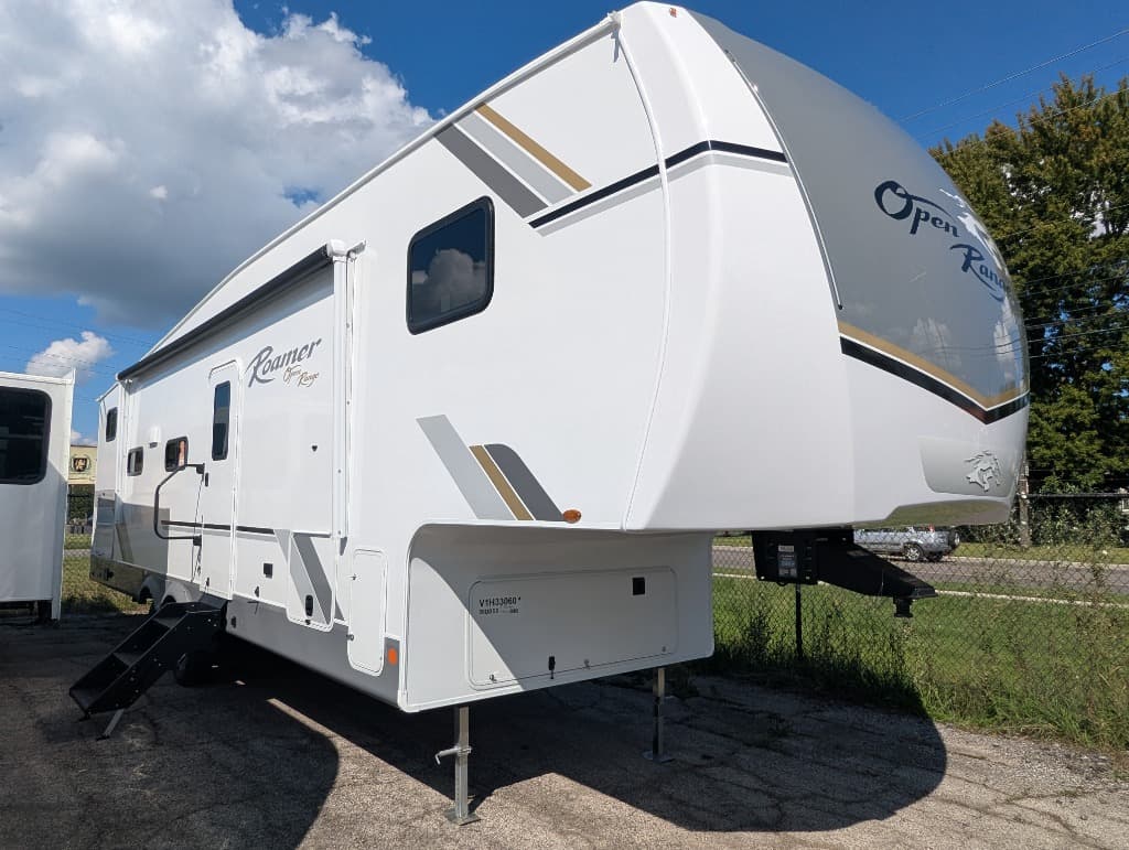 2027 Highland Ridge Open Range Roamer 28DBSS — photo 1 of 8