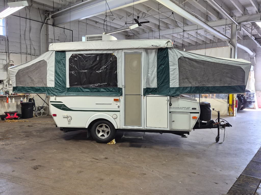 2004 Starcraft Centennial 2600