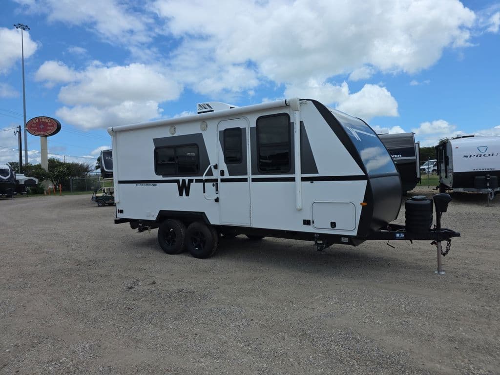 2026 Winnebago Micro Minnie 2000MRB