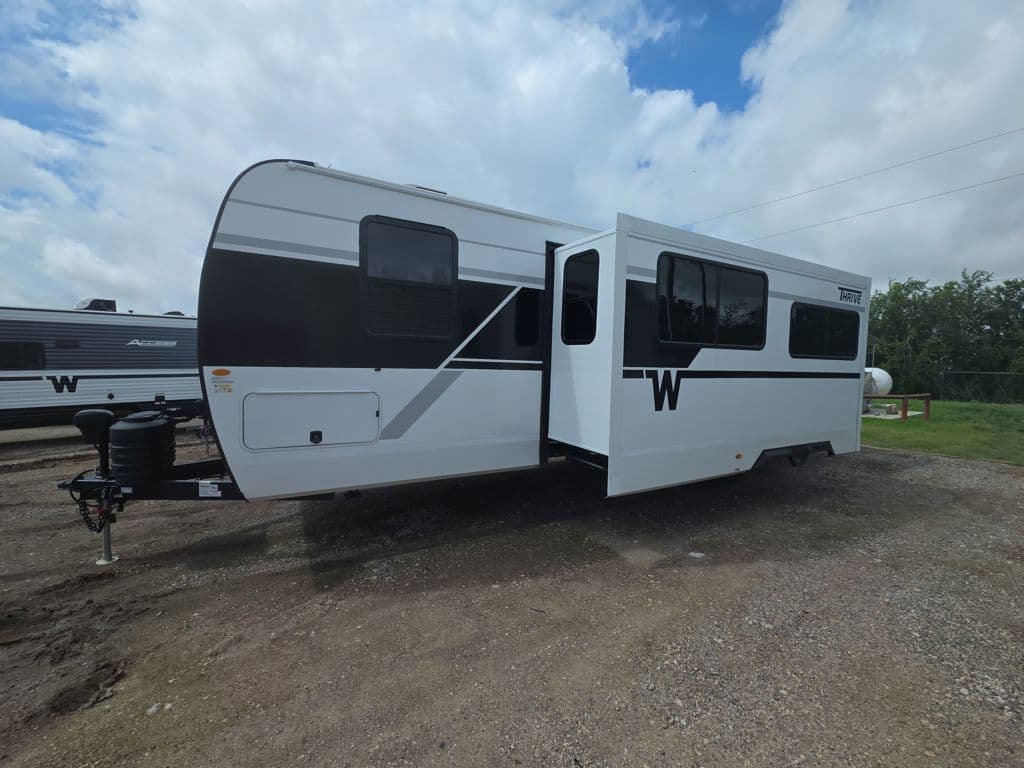 2026 Winnebago Thrive 28BHS
