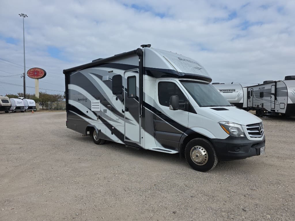 2018 Forest River Sunseeker MBS 2400W