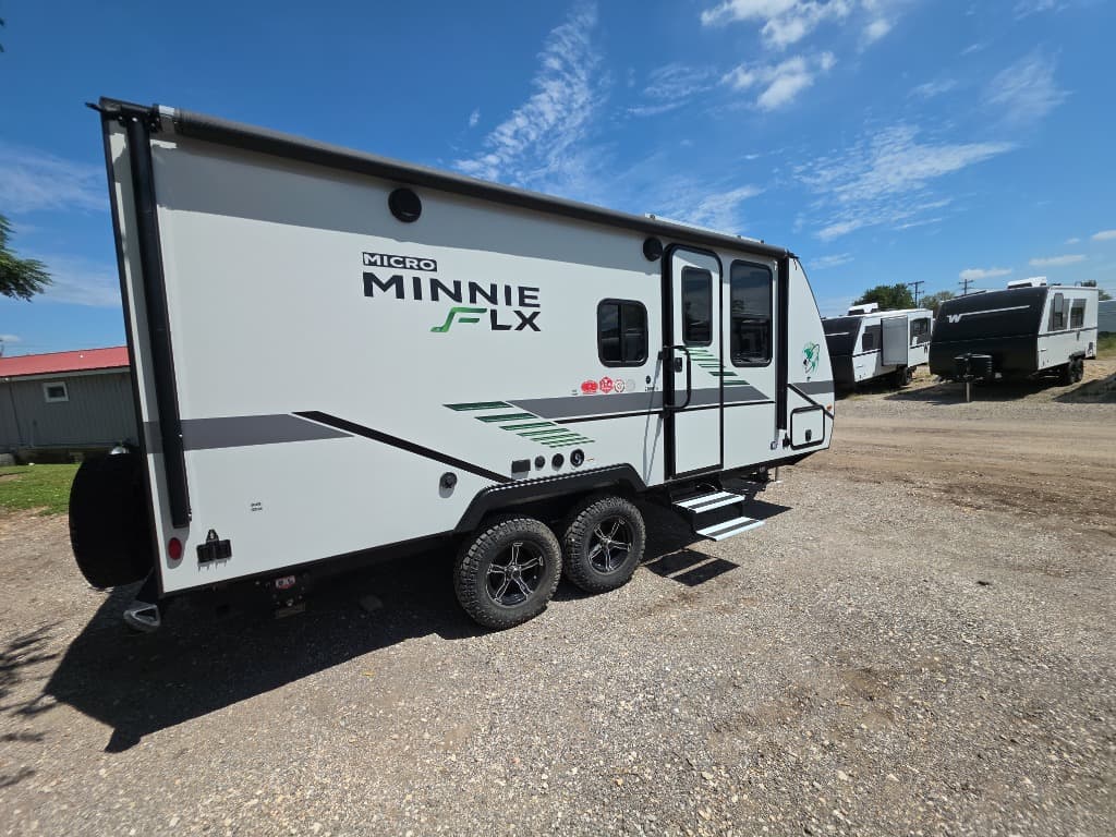2022 Winnebago Micro Minnie FLX 2108DS FLX