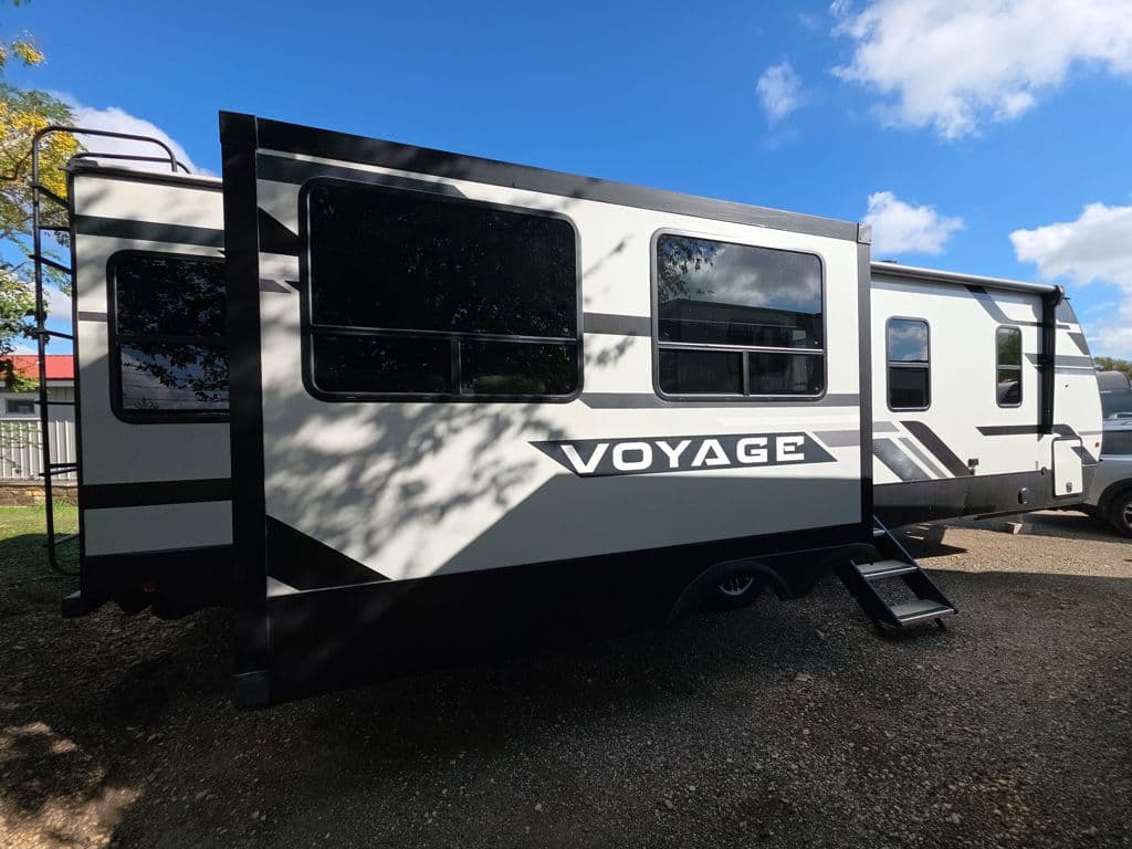 2023 Winnebago Voyage 3235RL