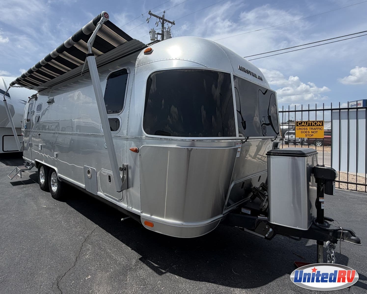 2025 Airstream Airstream Globetrotter 27FB — photo 1 of 8
