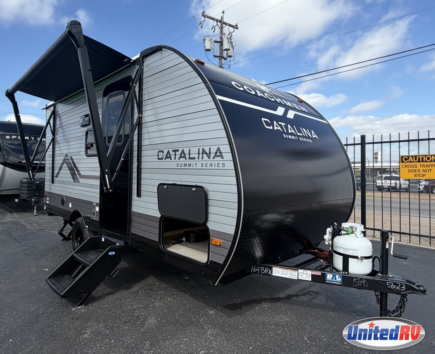 2027 Coachmen Catalina Summit 164BHX