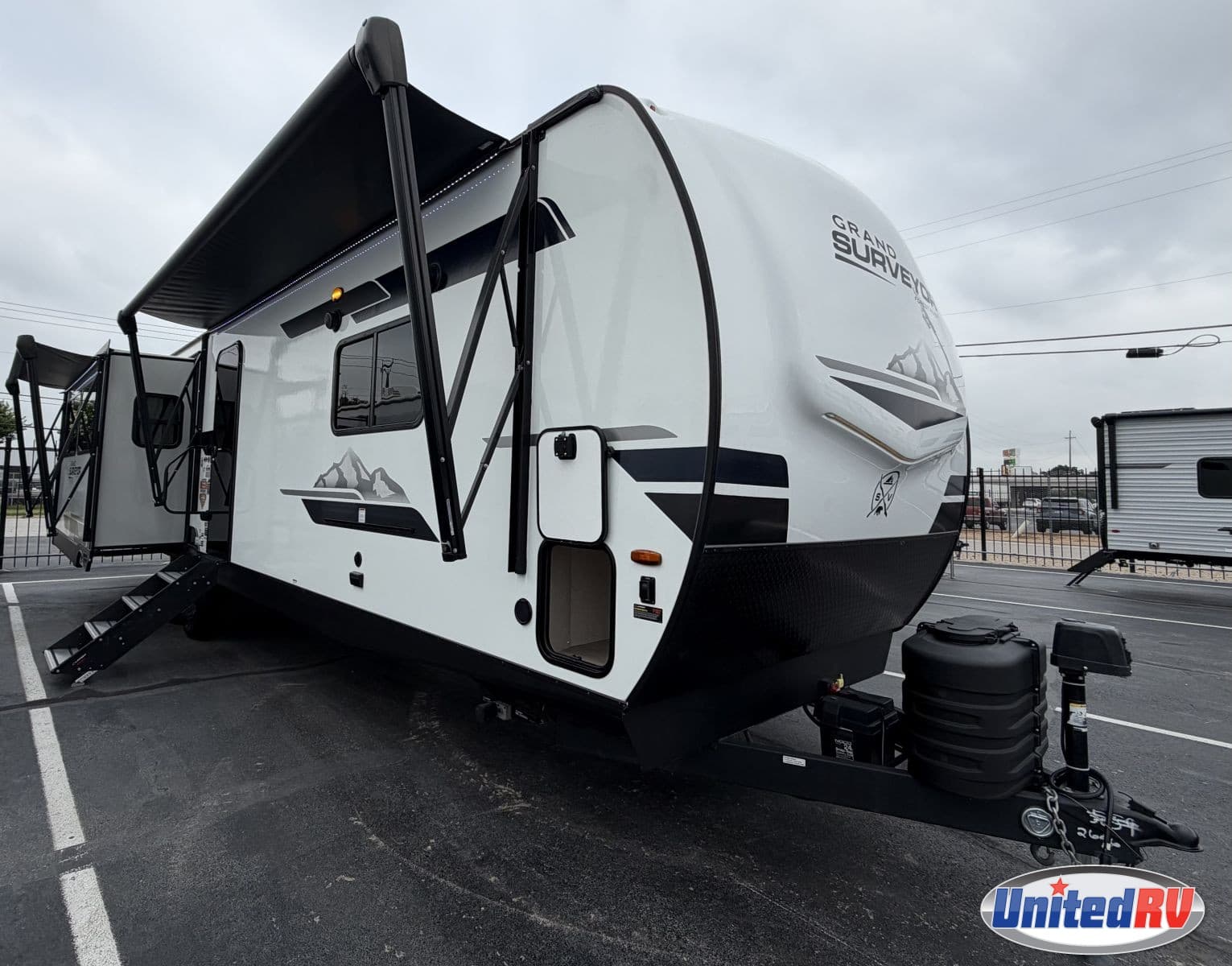2024 Forest River Grand Surveyor 305RLBS — photo 1 of 8