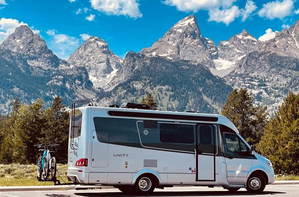 2021 Leisure Travel Vans Unity U24RL – Rear Lounge