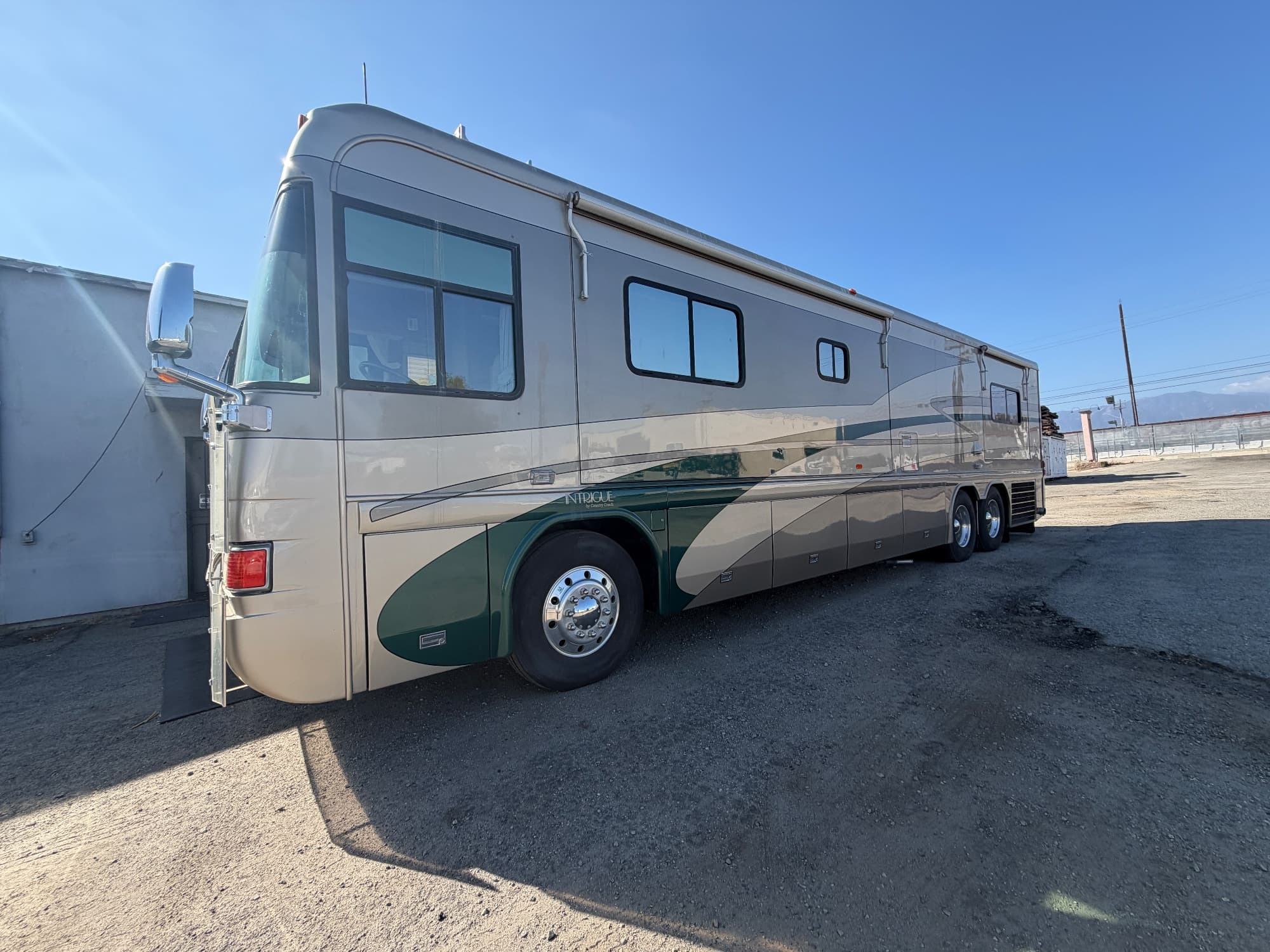 2002 Intrigue Country coach