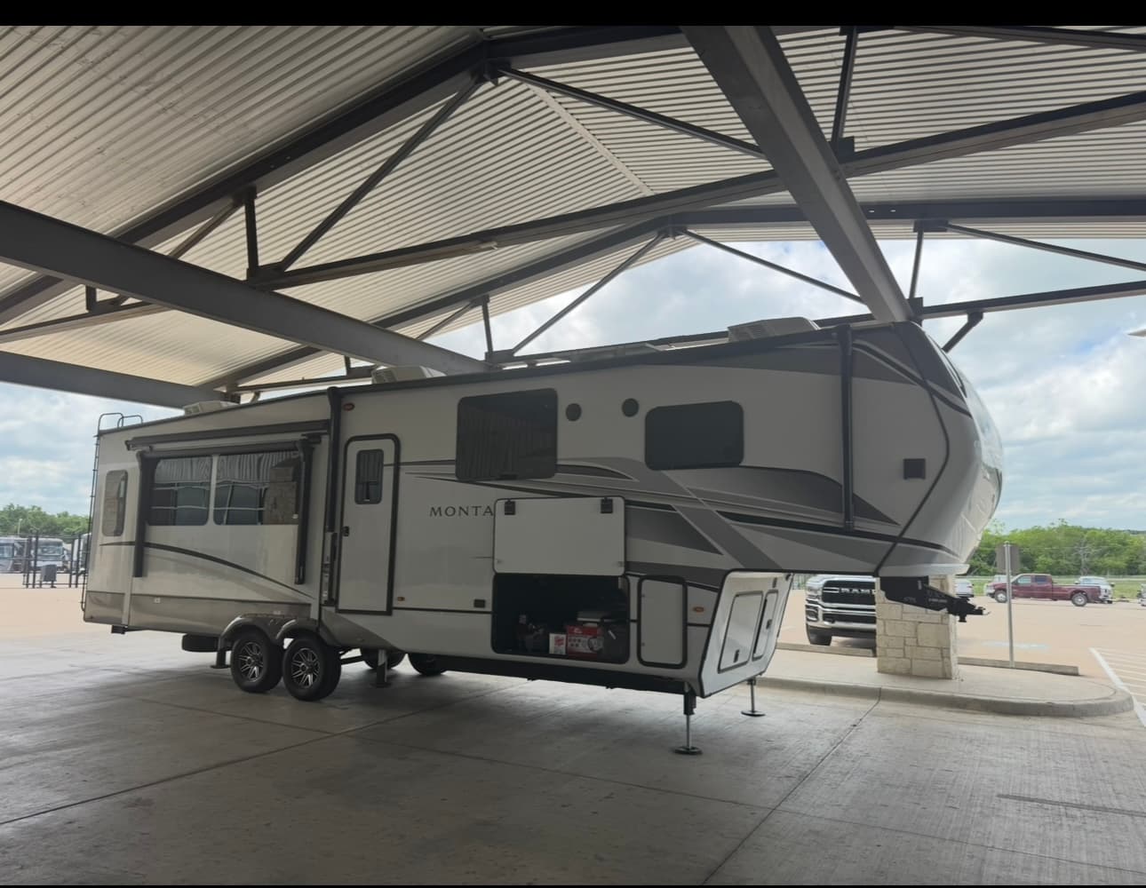 2024 Keystone Montana 3231CK