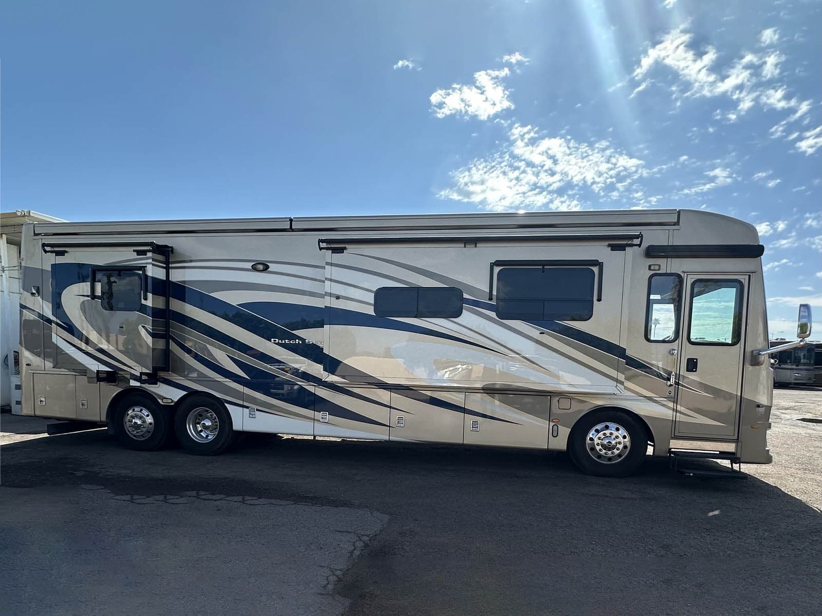 2019 Newmar Dutch Star 4054